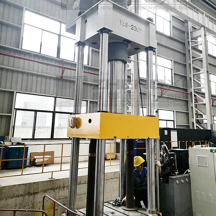 200噸四柱復合材料液壓機落戶眉山